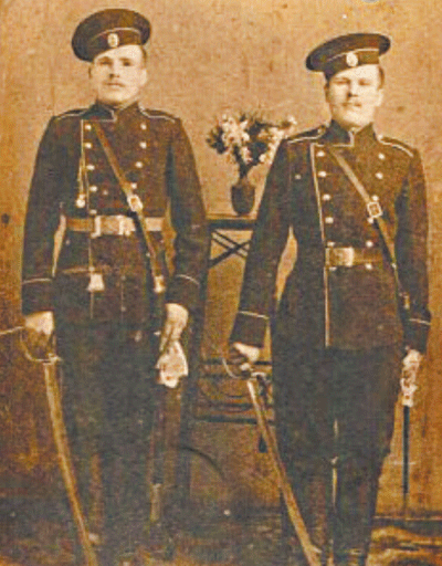 Петр Пальчиков с товарищем. 1913 год. Фото из личного архива Петр Пальчиков с товарищем. 1913 год. Фото из личного архива